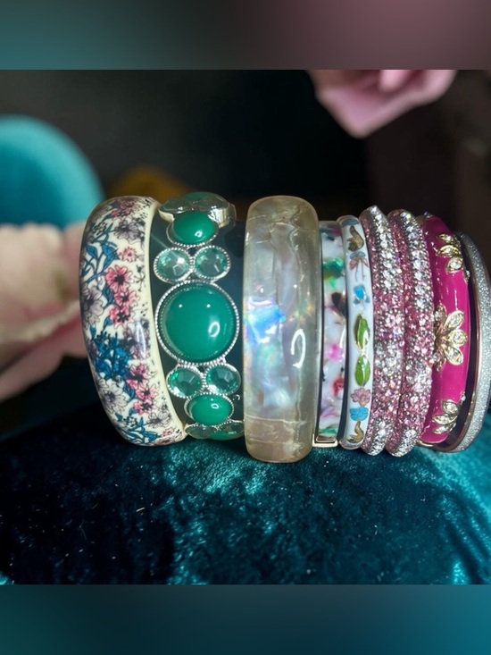 A Signature Faith Jewelry - Bracelets:  A Signature Faith Chic Floral and Cloisonné Bracelet Set